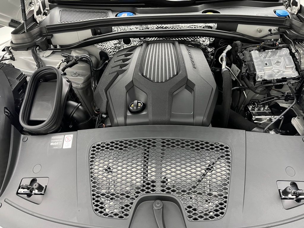 Thumbnail: 2026 Porsche Macan - 27