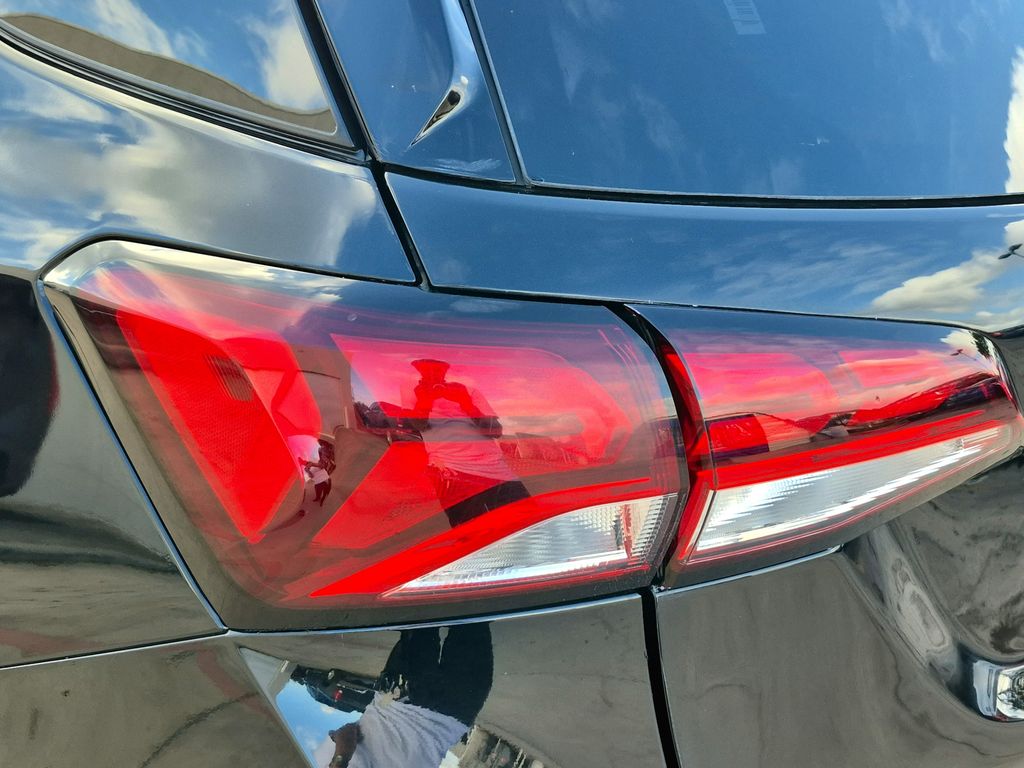 2023 Chevrolet Equinox LT - 10