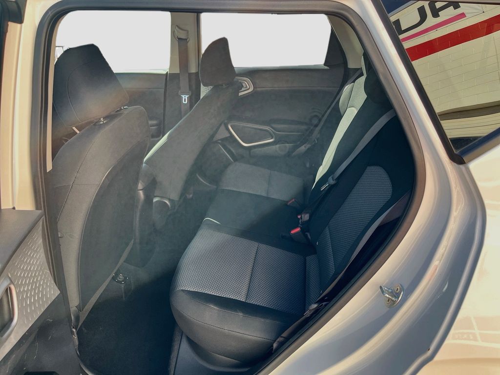 Used 2024 White Kia LX image 23