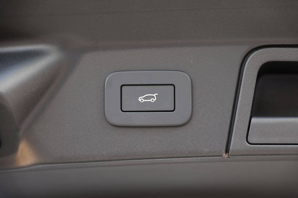 New 2026 White Land Rover S image 11