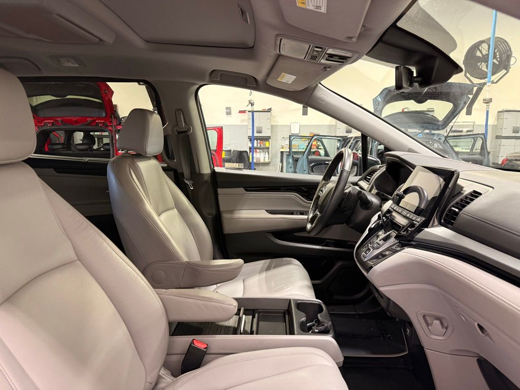 Thumbnail: 2023 Honda Odyssey - 28