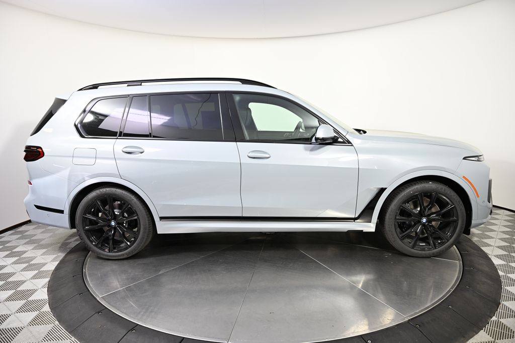 2025 BMW X7 xDrive40i 6