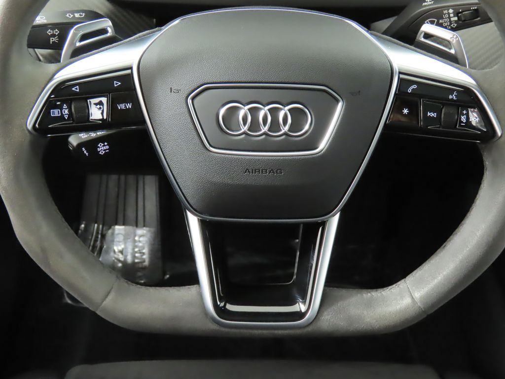 Thumbnail: 2022 Audi e-tron GT - 15