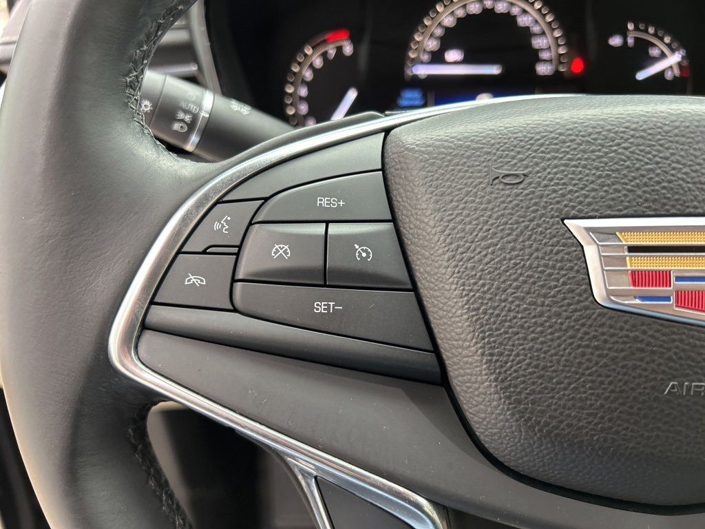 2017 Cadillac XT5 Standard