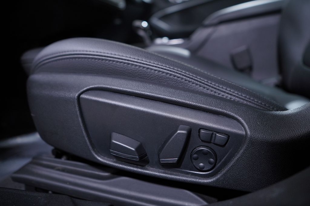 Thumbnail: 2023 BMW 2 Series - 18