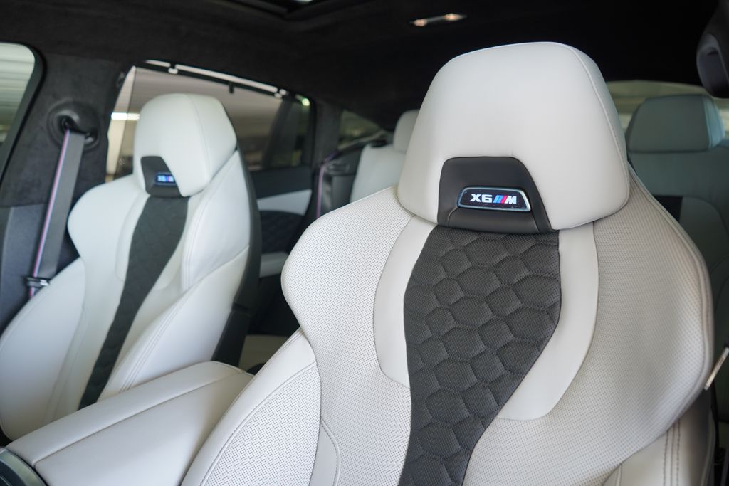 Thumbnail: 2026 BMW X6 - 13