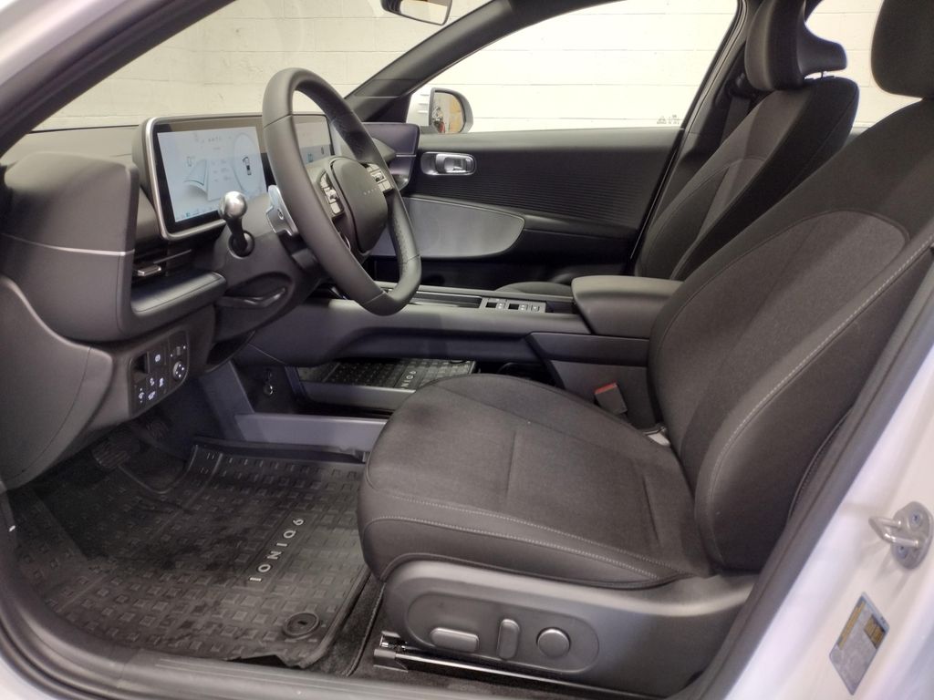 2025 Hyundai IONIQ 6 SE