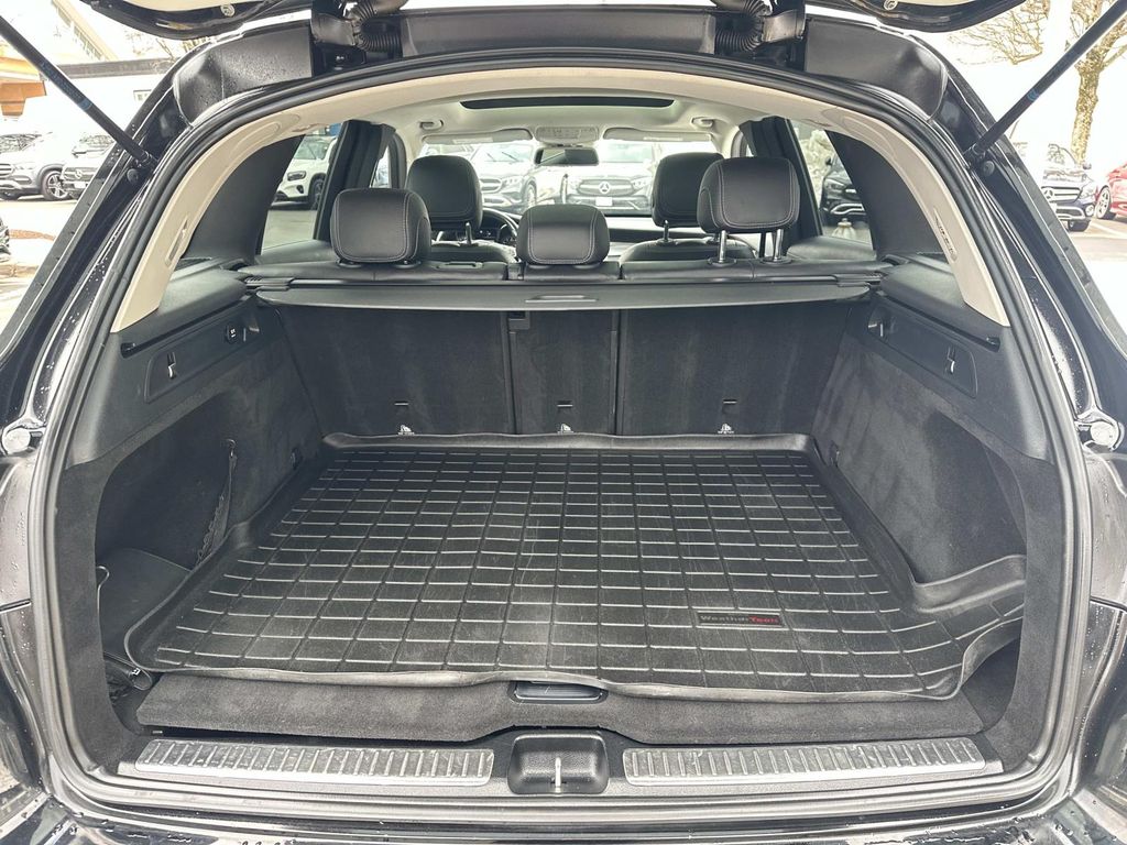 Thumbnail: 2016 Mercedes-Benz GLC - 24