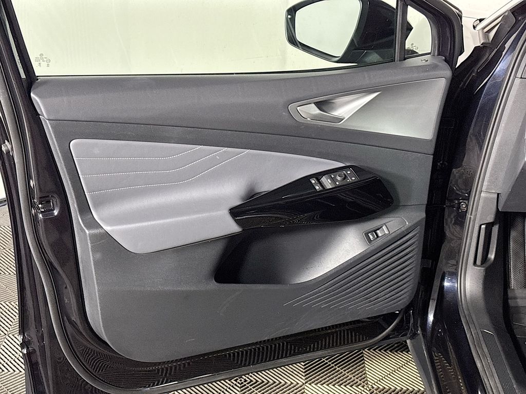 2023 Volkswagen ID.4 Pro S Plus