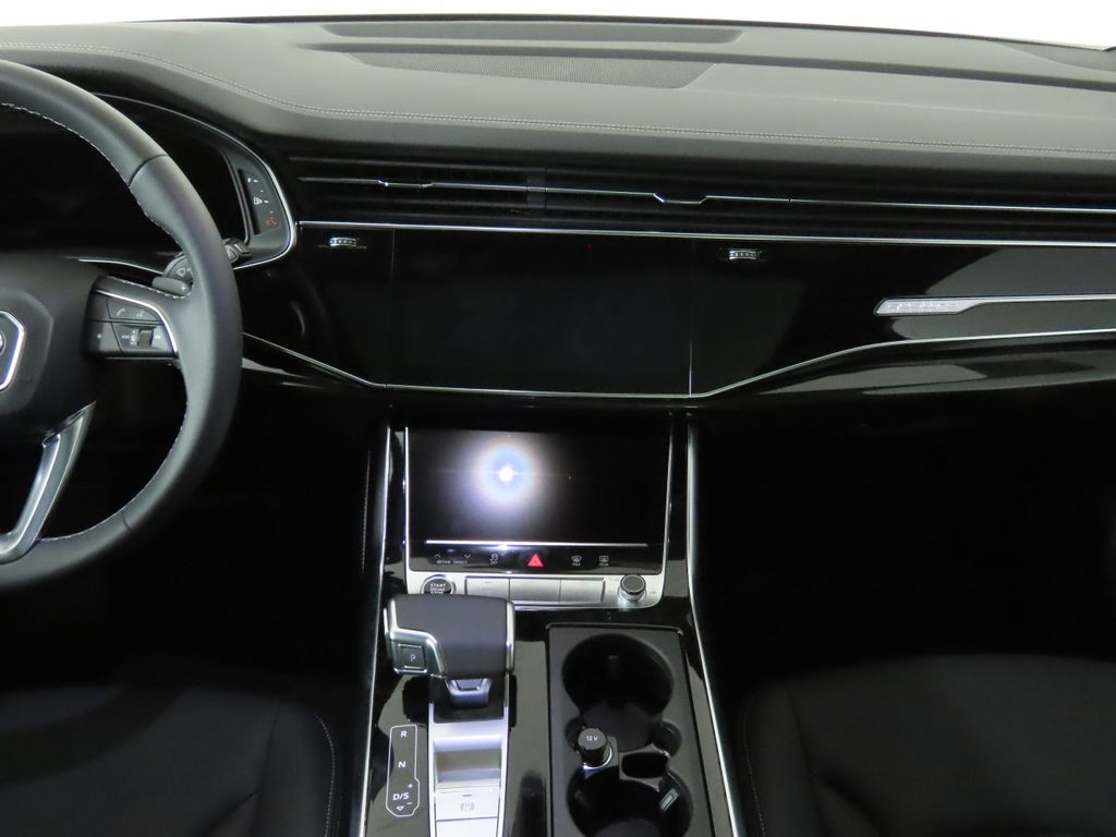 Thumbnail: 2025 Audi Q7 - 15