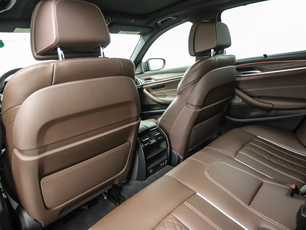 Thumbnail: 2023 BMW 5 Series - 21