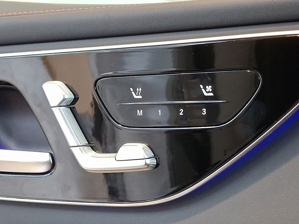 Thumbnail: 2025 Mercedes-Benz GLC - 13