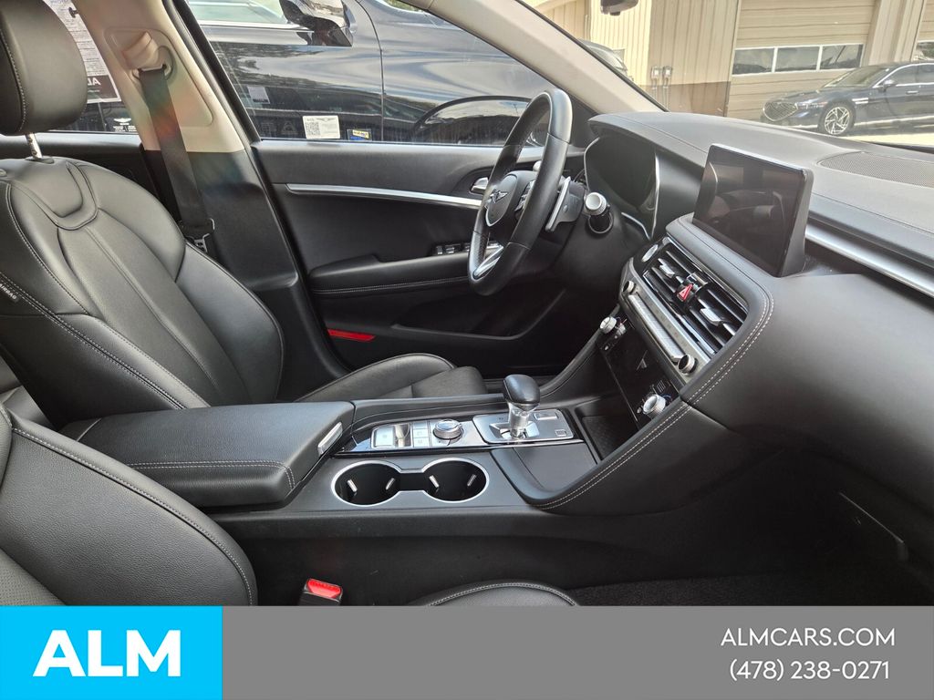 Used 2025 Black Genesis 2.5T image 17
