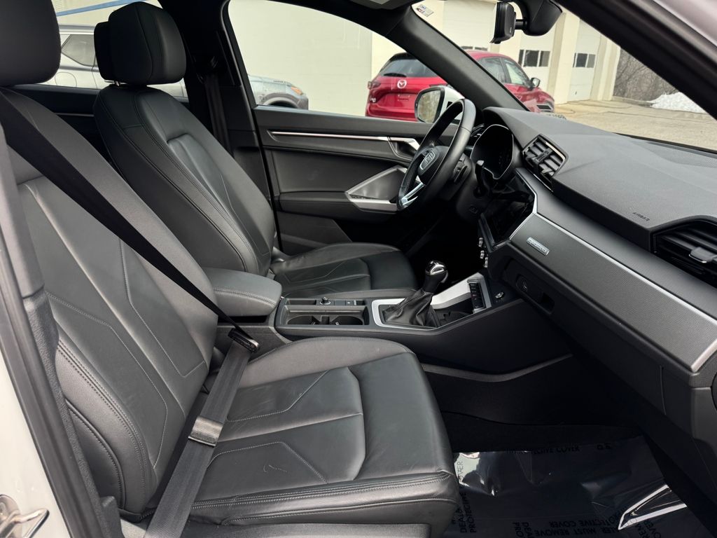 2024 Audi Q3 Premium 45 TFSI S line quattro Tiptronic