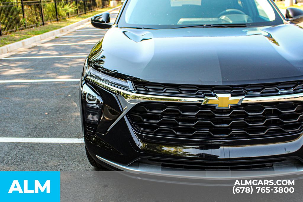 2024 Chevrolet Trax LT photo 11