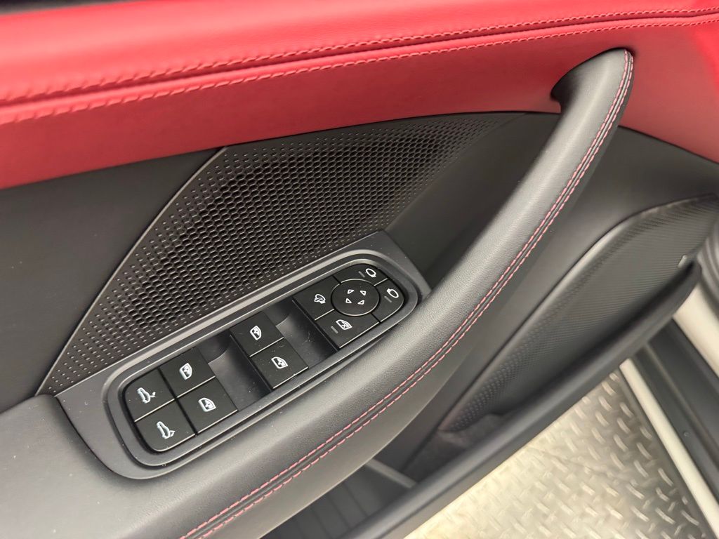 Thumbnail: 2025 Porsche Panamera - 23