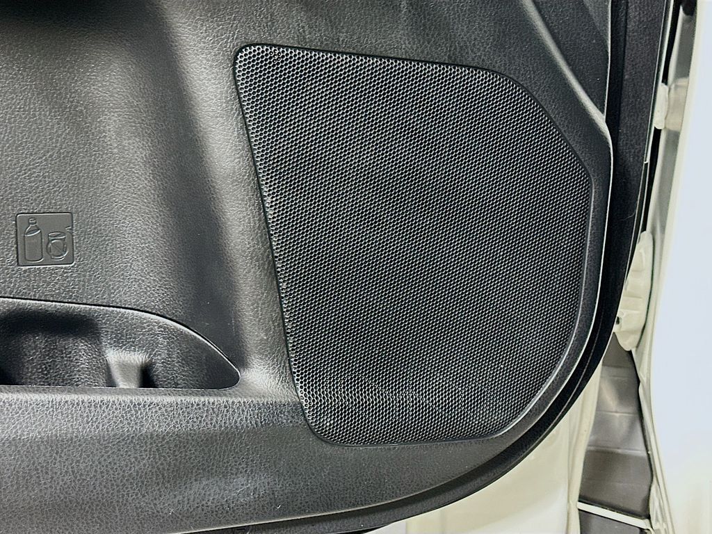 Thumbnail: 2019 Toyota Highlander - 18