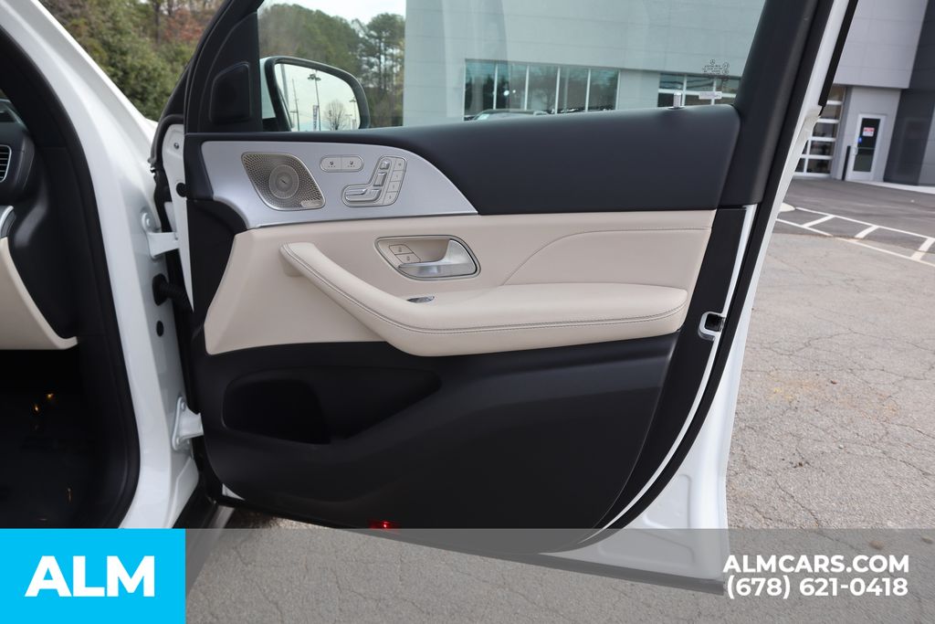 Used 2025 White Mercedes-Benz GLS 450 image 34