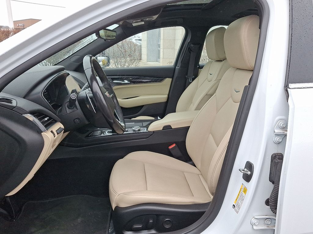 Thumbnail: 2023 Cadillac CT5 - 14