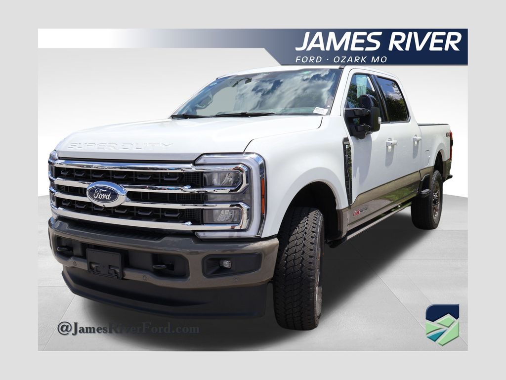 Star White Metallic Tri-Coat 2026 Ford F-250 Super Duty Pickup Truck Four-Wheel Drive Automatic