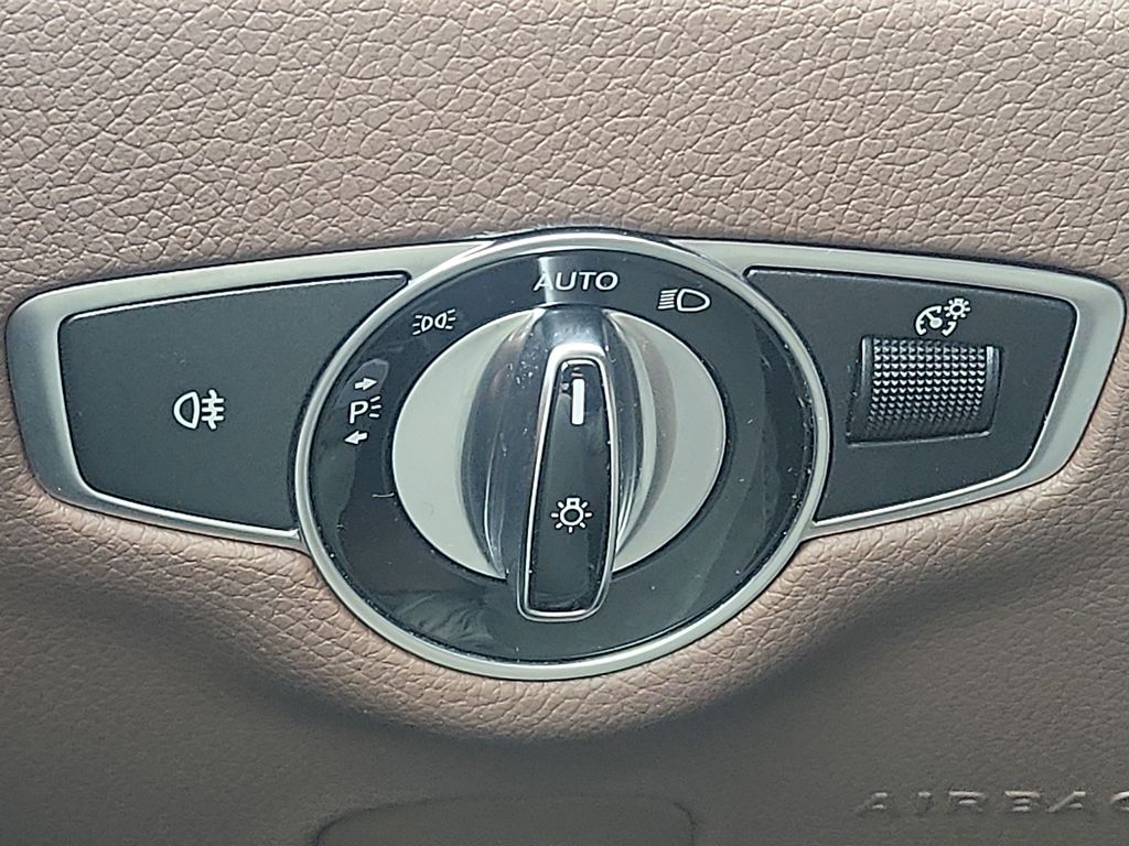 Thumbnail: 2017 Mercedes-Benz E-Class - 25