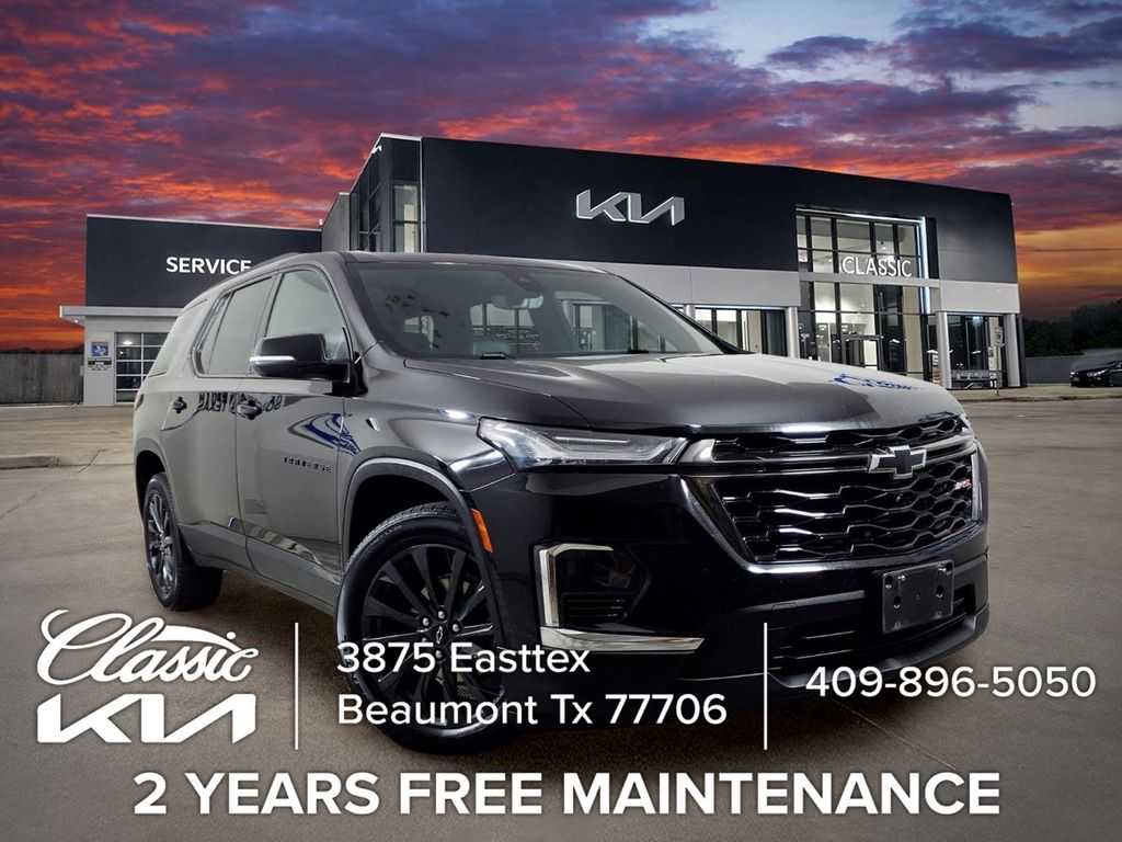 2022 Chevrolet Traverse Negro (Black Metallic) SUV/Crossover Tracción delantera 9 velocidades Automática