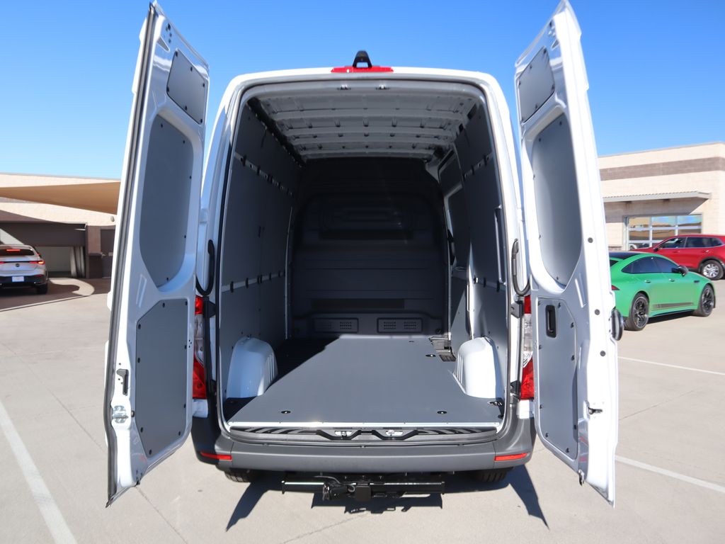 2025 Mercedes-Benz Sprinter 2500 28