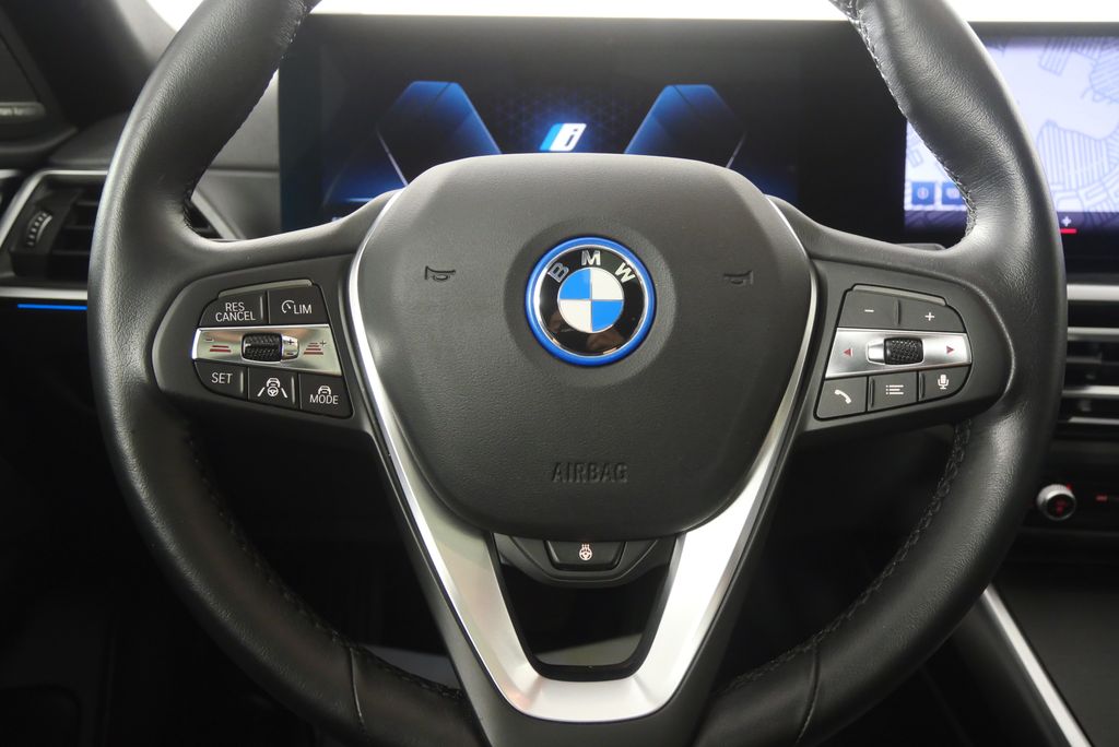 Thumbnail: 2023 BMW i4 - 18