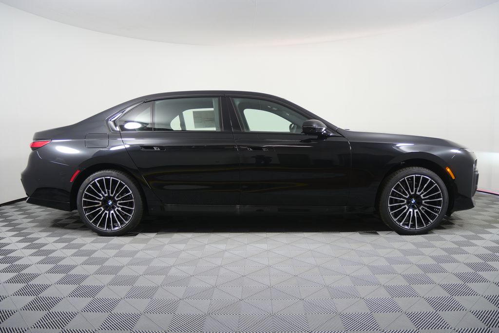 Thumbnail: 2026 BMW 7 Series - 2