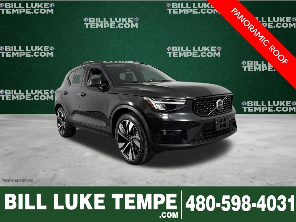2025 Volvo XC40 B5 Plus Dark Theme AWD