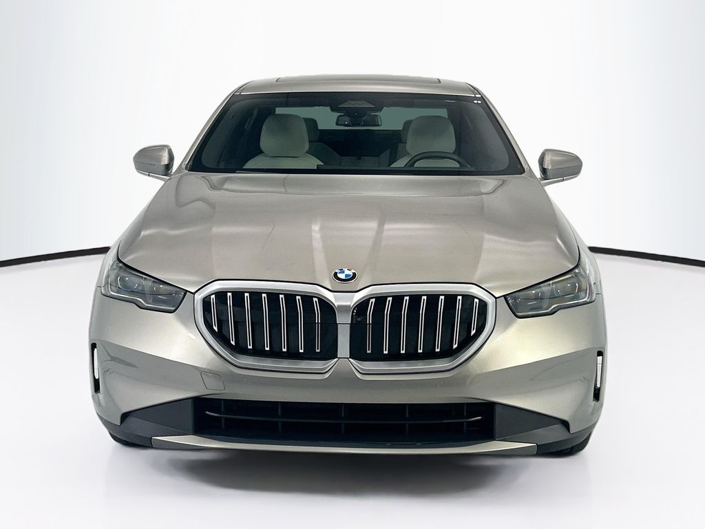 Thumbnail: 2025 BMW 5 Series - 10