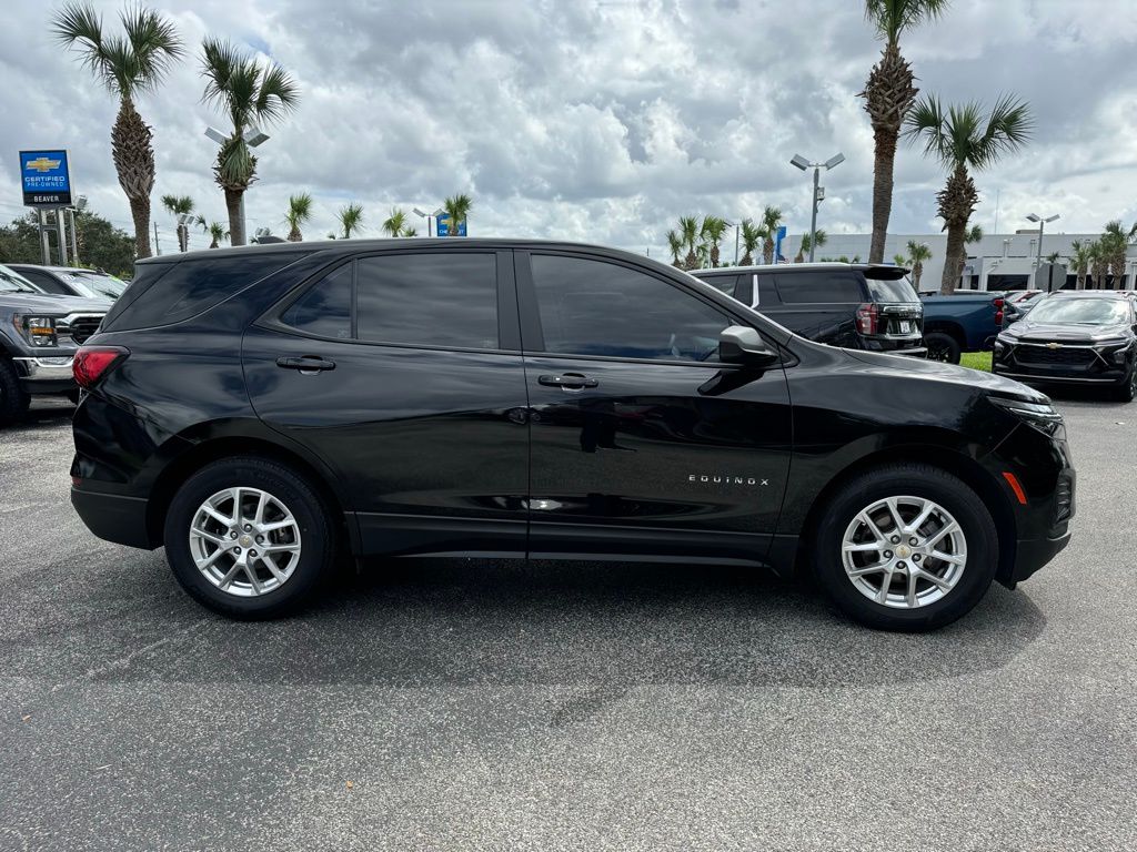 2022 Chevrolet Equinox LS 9