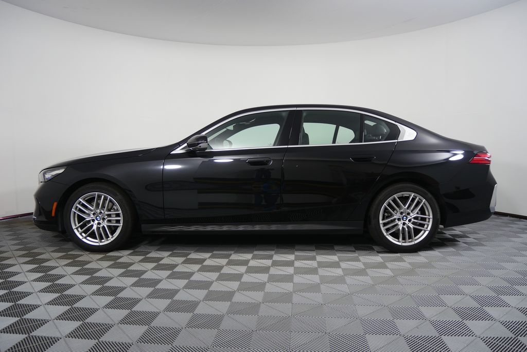 2025 BMW 5 Series 530i 6
