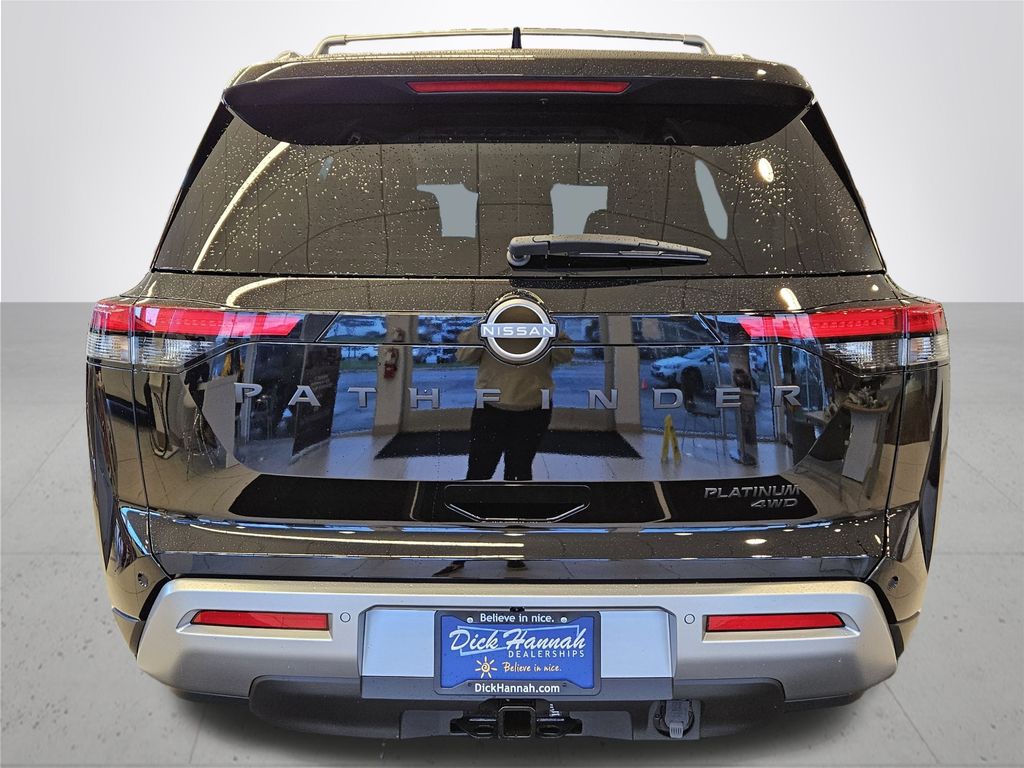 2025 Nissan Pathfinder Platinum