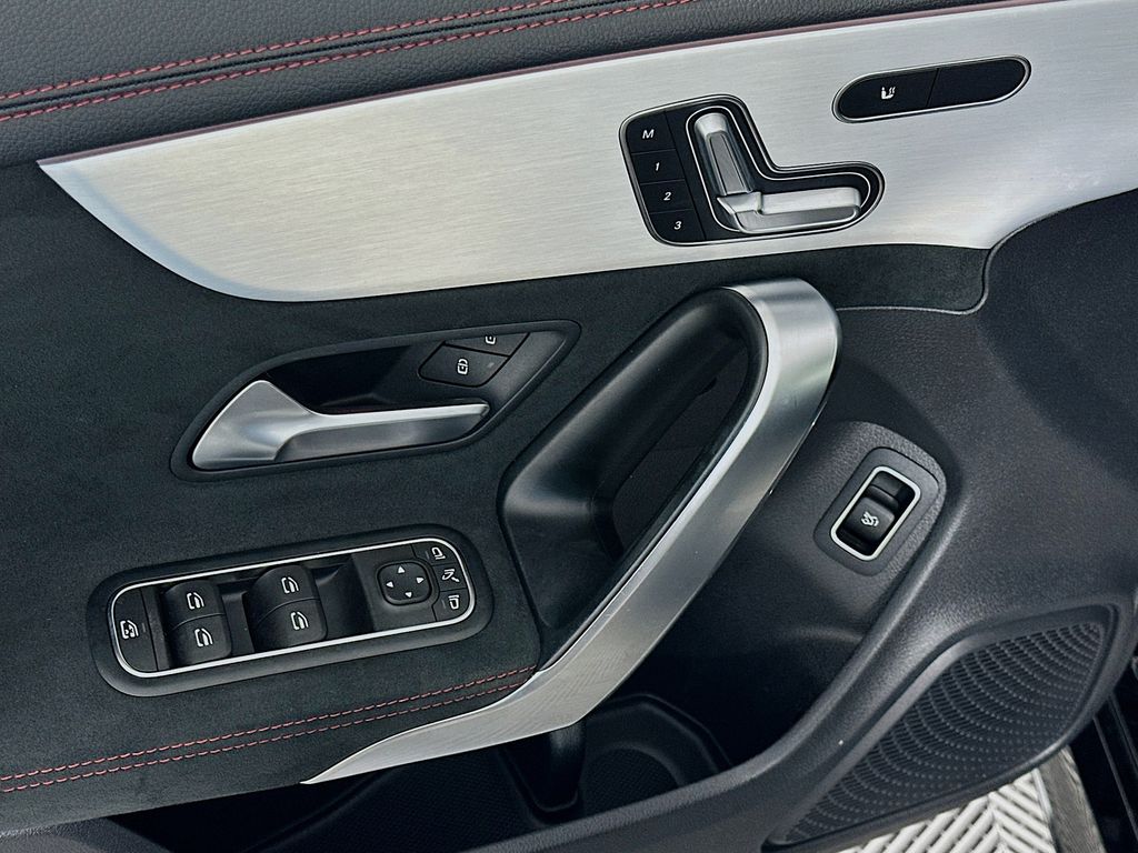 Thumbnail: 2023 Mercedes-Benz CLA - 17