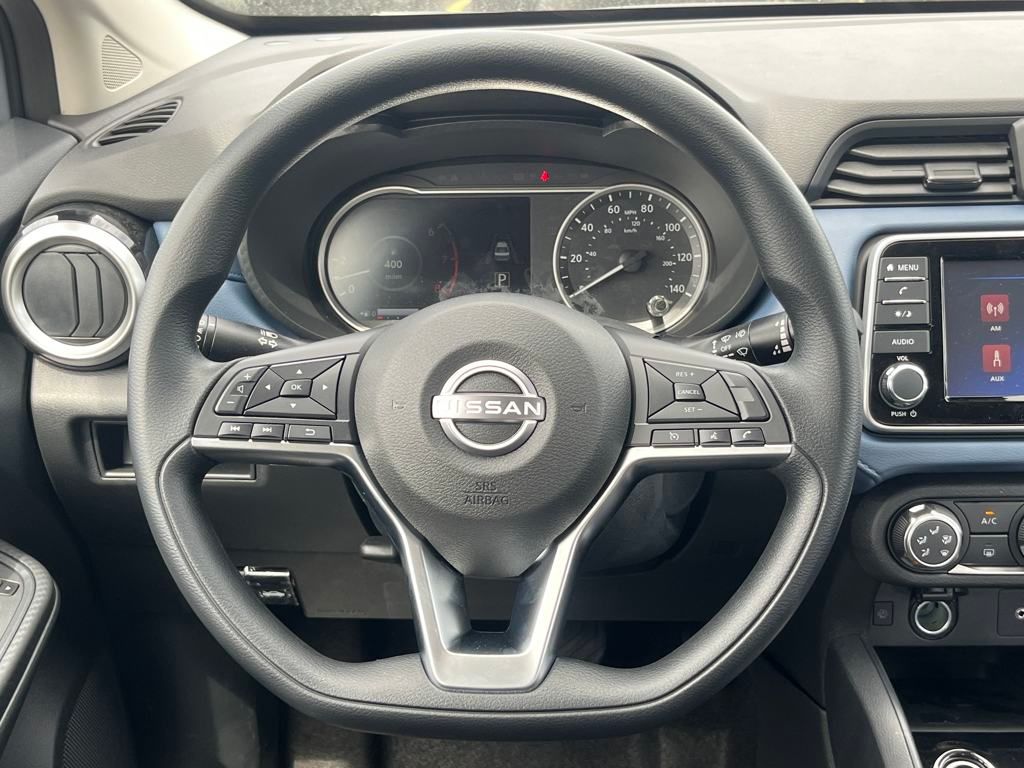 2025 Nissan Versa 1.6 SV photo