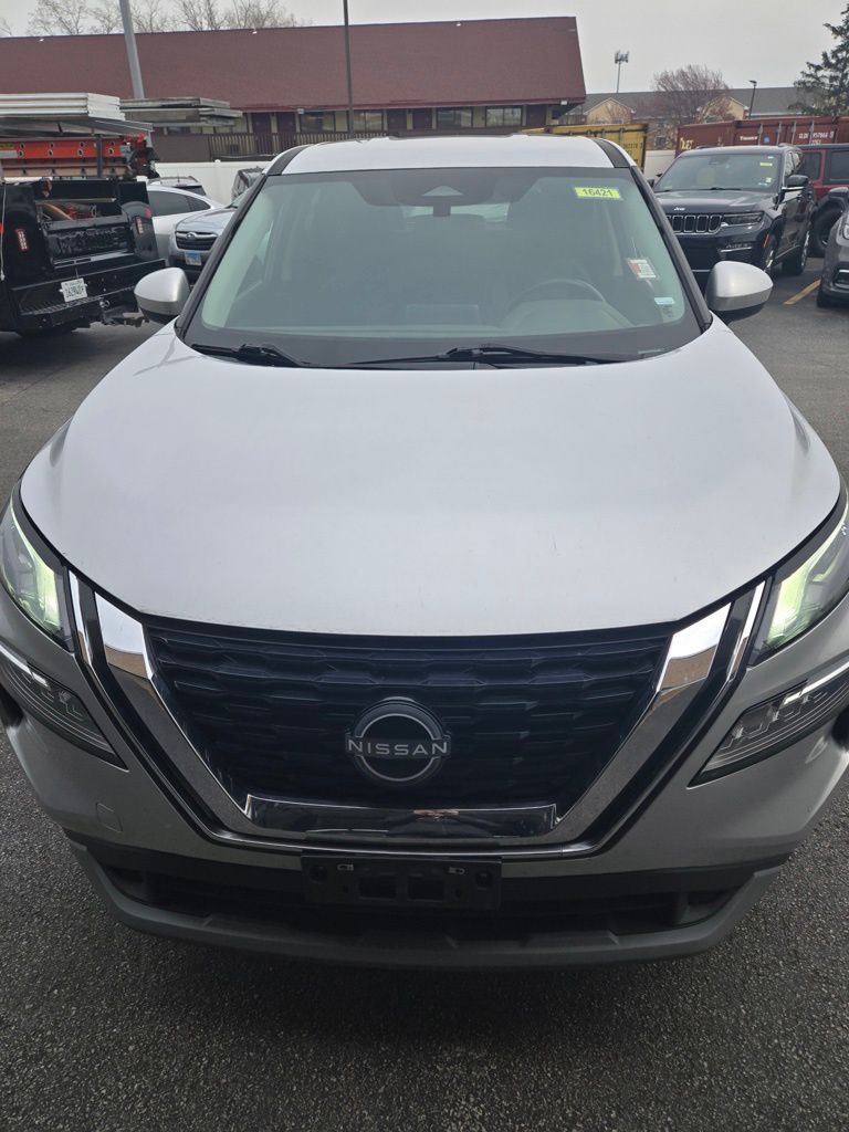 Brilliant Silver Metallic 2023 Nissan Rogue SV FWD SUV / Crossover Front-Wheel Drive Continuously Variable Transmission
