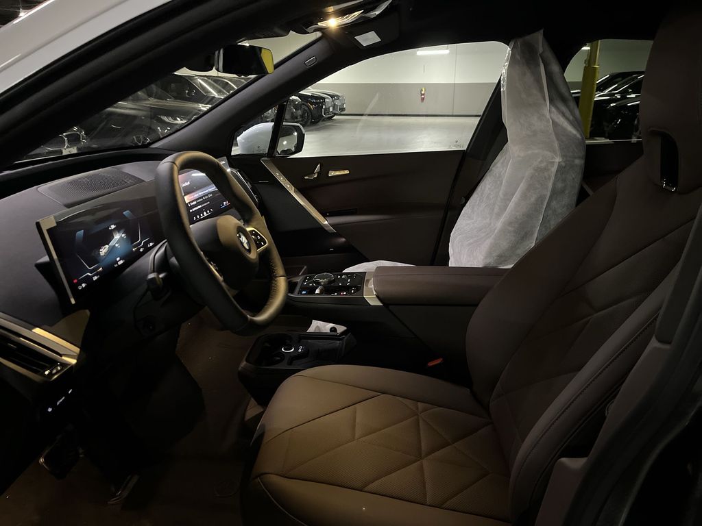 Thumbnail: 2026 BMW iX - 11