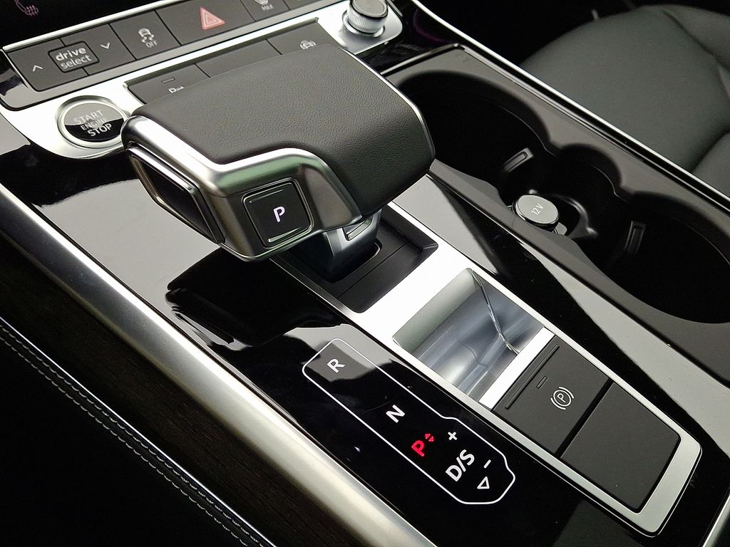 Thumbnail: 2026 Audi Q7 - 10