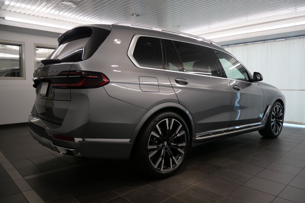 2025 BMW X7 xDrive40i 6