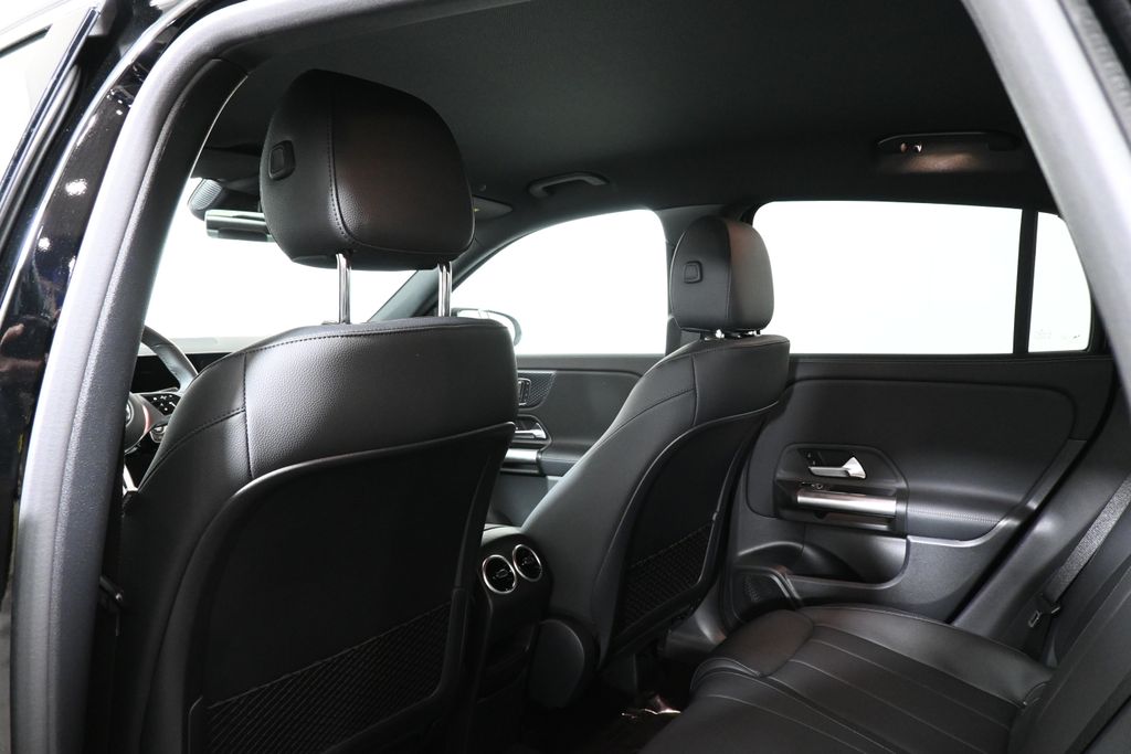 Thumbnail: 2025 Mercedes-Benz GLA - 32