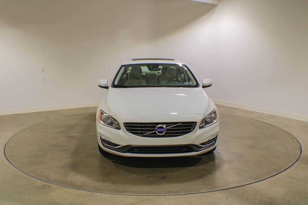 Used 2015 White Volvo T5 Premier image 8