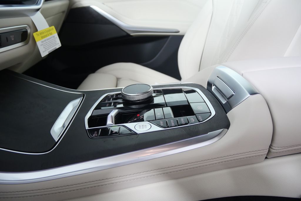 Thumbnail: 2026 BMW X5 - 21