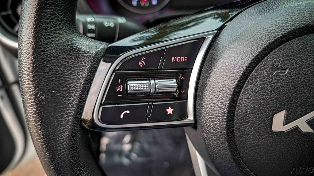 Used 2024 Kia Forte LXS 4D Sedan