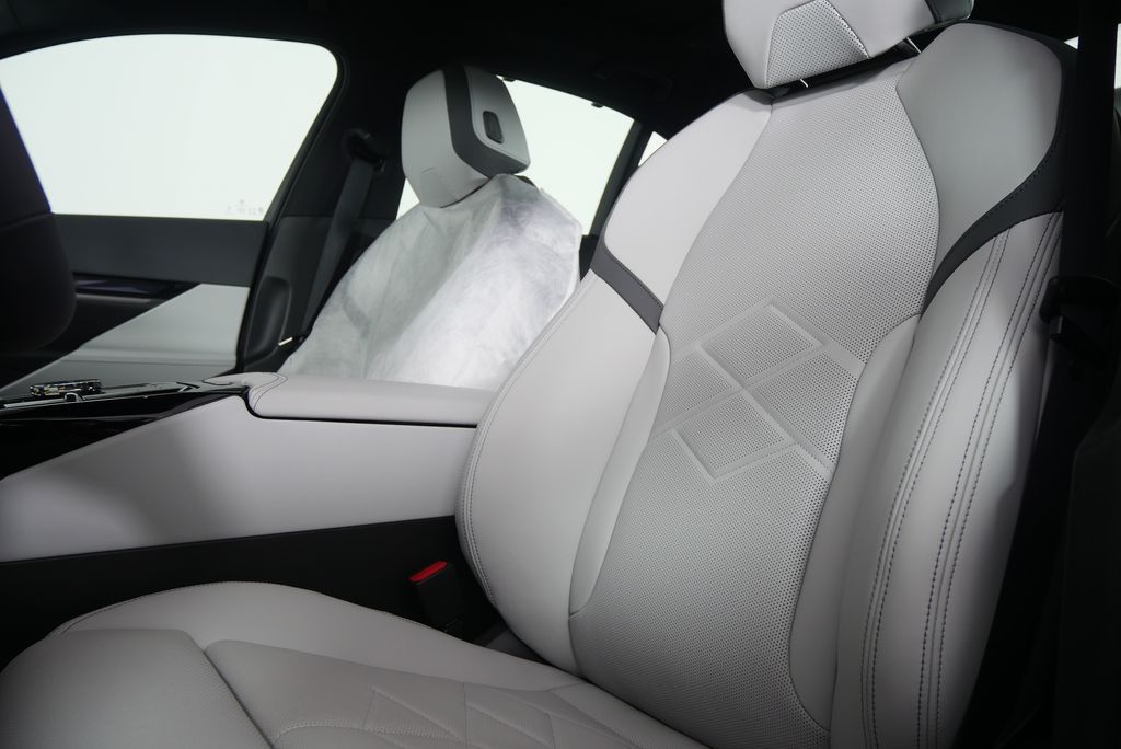 Thumbnail: 2026 BMW 5 Series - 11
