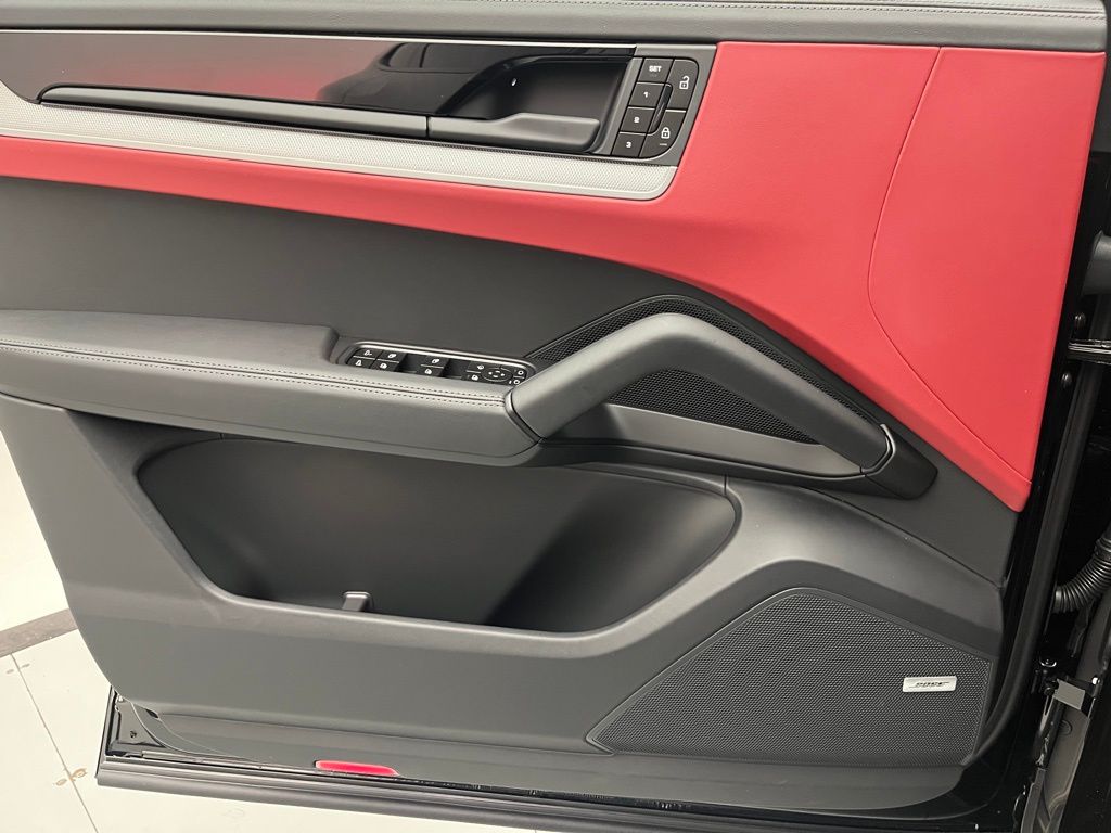 Thumbnail: 2026 Porsche Cayenne - 19