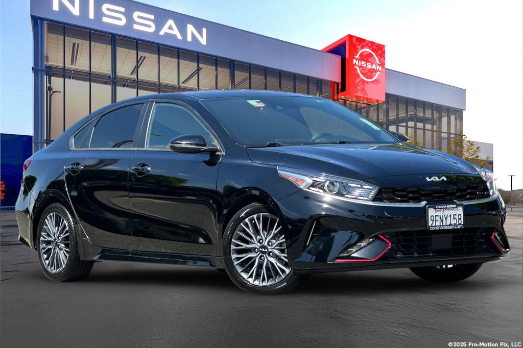 2023 Kia Forte GT-Line AT's photo
