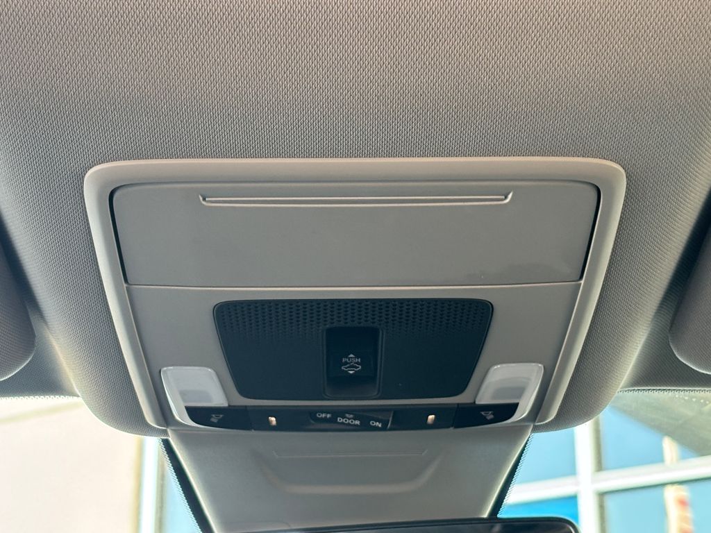 Thumbnail: 2023 Honda CR-V - 20