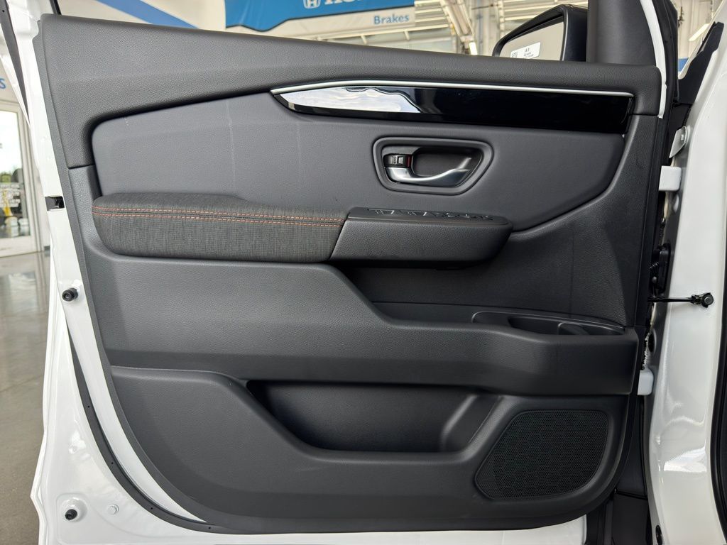 2025 Honda Pilot Sport White at Community Honda