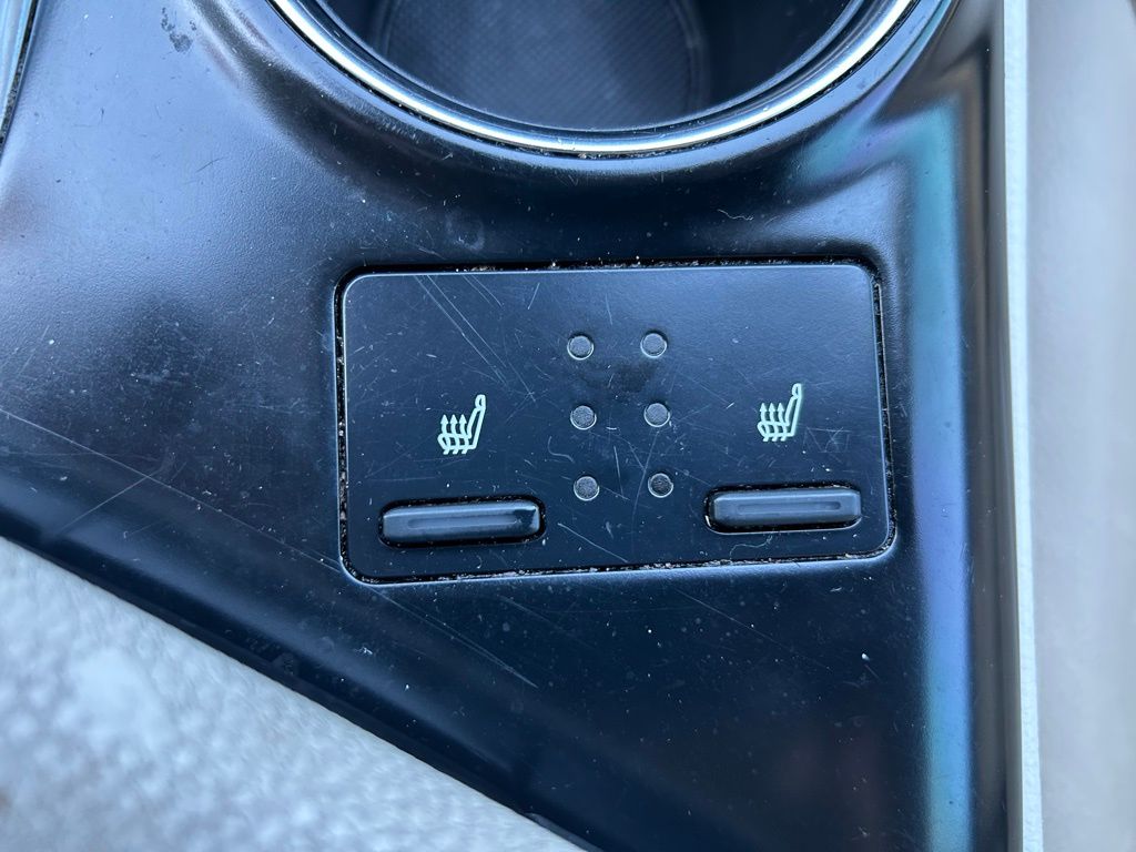 Thumbnail: 2020 Toyota Camry - 28